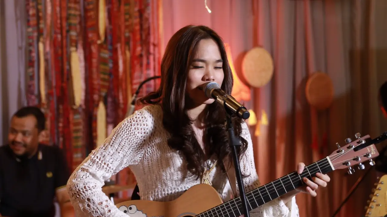 [Bintang] Sheryl Sheinafia