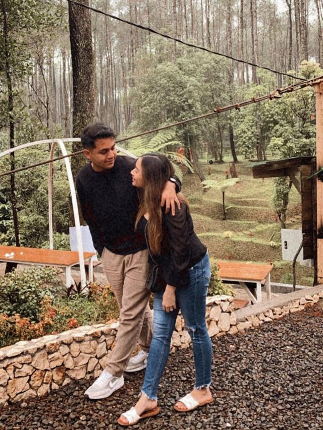 Potret Rizky Alatas dan Adzana yang Jauh dari Gosip