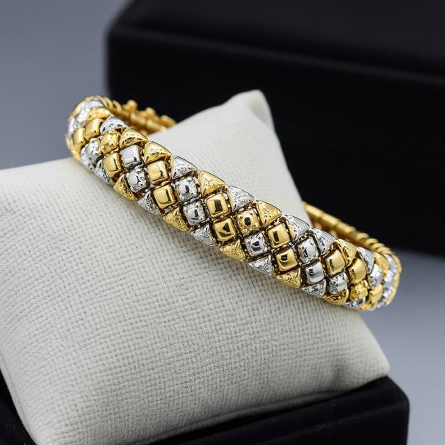 Gelang Emas 5 Gram Elegan tapi Tetap Terjangkau