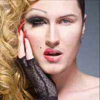 Ilustrasi makeup oleh pria. (via: detikbuzz.net)