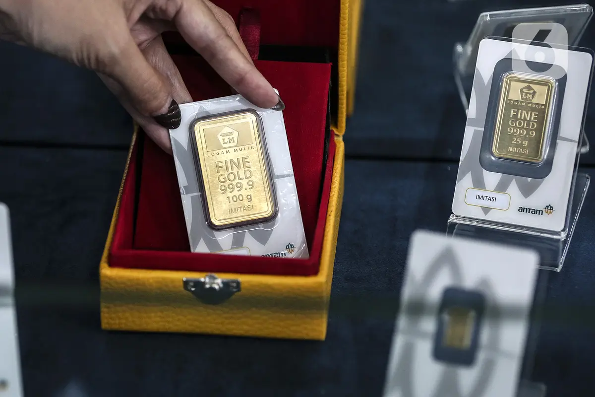 FOTO: Awal Pekan, Harga Emas Antam Turun Menjadi Rp 944 Ribu per Gram
