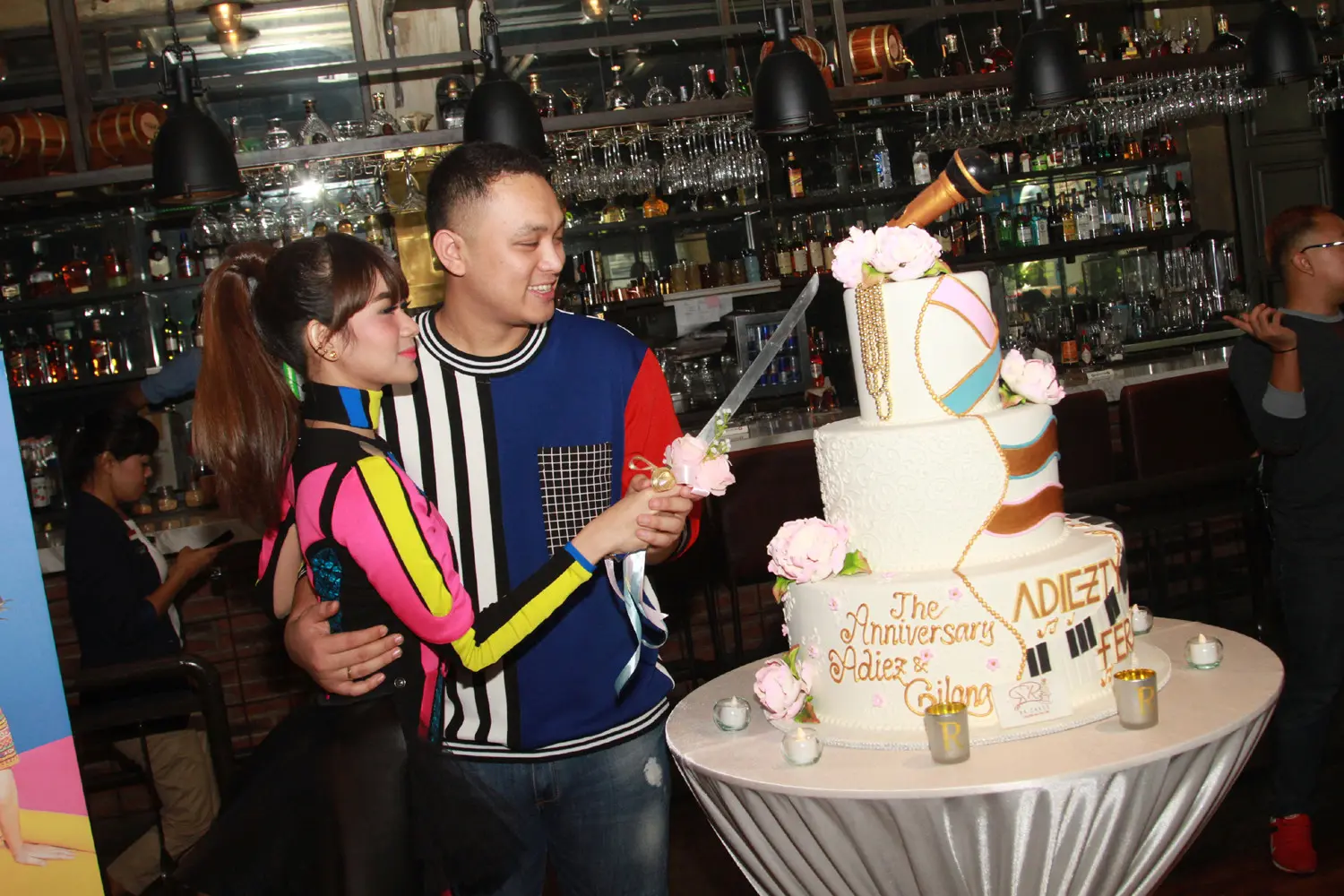 Gilang Dirga dan istrinya Adiezty Fersa saat peluncuran single 'Kini (Aku Bebas)'. 