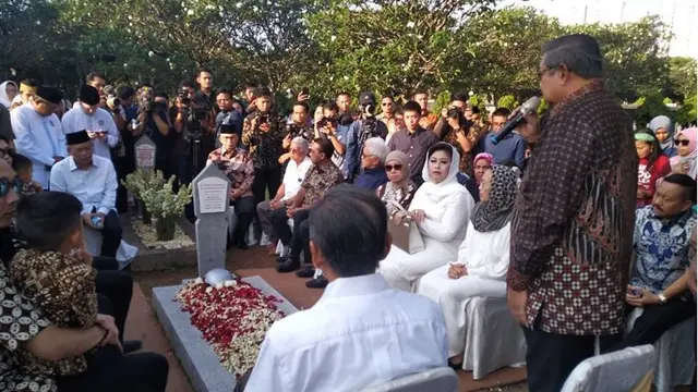Pemakaman Ani Yudhoyono (Foto: Facebook/@Renanda Bachtar)