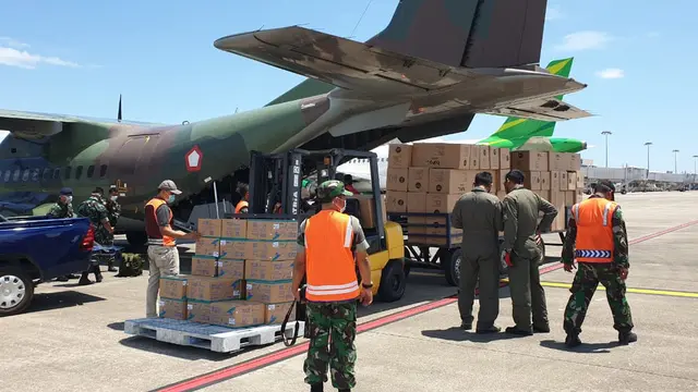 Alat Kesehatan tiba di Bandara Hang Nadim Batam.