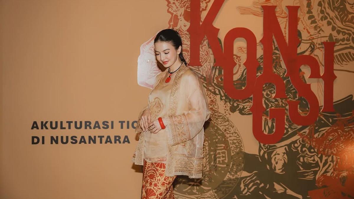 6 Inspirasi Gaya Busana Lebaran ala Raline Shah, Aksi Cutting Bersiluet Tegas, hingga Material Renda yang Manis