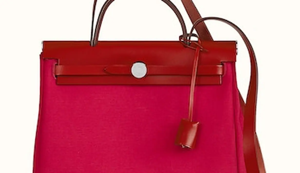 Hermès, tipe Herbag Zip 31 dengan harga kisaran Rp. 31 juta rupiah.