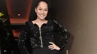 Jenny Cortez membantah kalau dirinya jualan baju lantaran sudah tak lagu di dunia entertain.