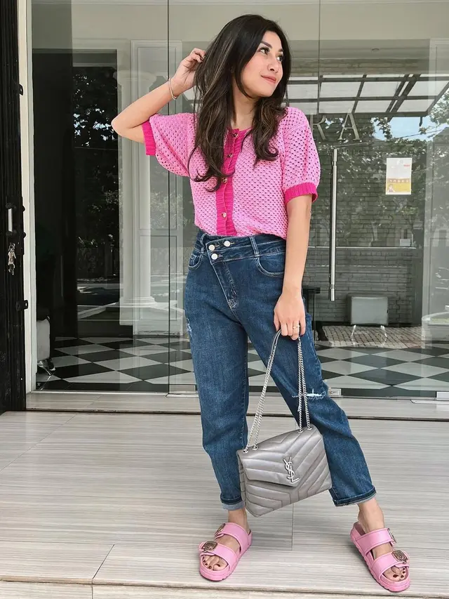 Pesona Nisya Ahmad yang Kian Menawan dan Modis