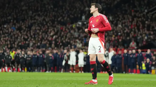 Foto: Drama Adu Penalti Dimenangkan Fulham, Manchester United Tersingkir dari Piala FA