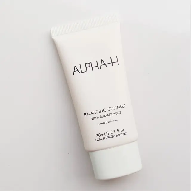 Facial wash untuk kulit berjerawat