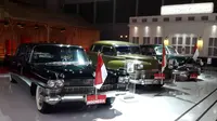 Tiga mobil presiden pertama Indonesia, Soekarno, terpajang di hall A JIExpo Kemayoran, Jakarta.