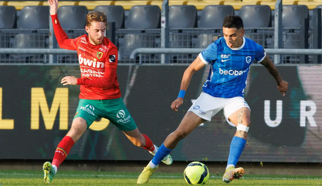 Bilal El Khannouss masuk ke dalam skuad Timnas Maroko untuk Piala Dunia 2022. Ia kini baru berusia 18 tahun. El Khannouss merupakan gelandang serang milik Racing Genk. Pada musim ini, ia telah membuat 16 penampilan dengan 1 assist. (AFP/Belga/Kurt Desplenter)
