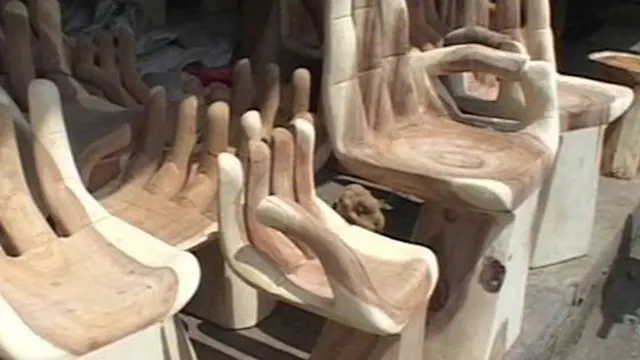 Indahnya, Seni Ukir Bangku Berbentuk Tangan dari Bali