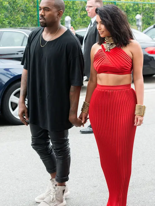 Dipulangkan lebih awal saat menjalani pengobatan intensif di rumah sakit, dikabarkan Kanye West tetap dalam pengawasan dokter. (AFP/Bintang.com)