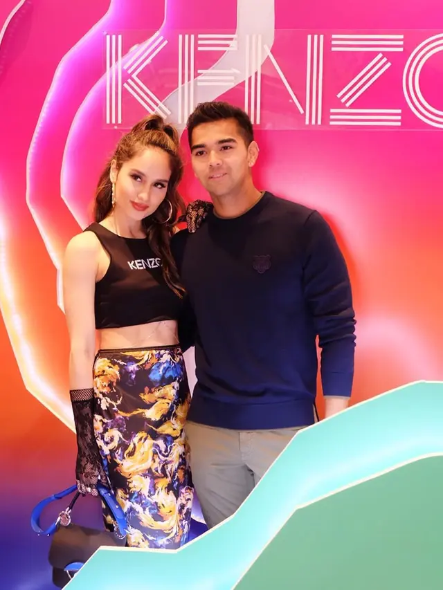 Dikabarkan Tengah Dekat, Ini 6 Momen Kebersamaan Cinta Laura dan Aero Aswar