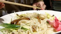 Ramen Campur Jangkrik dan Ulat Tengah Digilai Warga Jepang