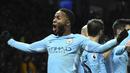 Pemain Manchester City, Raheem Sterling membuntuti Aguero pada urutan kedua top scorer, Sterling telah mengoleksi 17 gol hingga pekan ke-34 Premier League. (AFP/Oli Scarff)