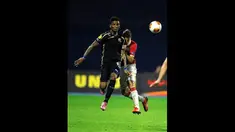 Gol sundulan maut Junior Fernandes di babak kedua menjadi gol kedua Dinamo Zagreb saat menjamu Arsenal yang berakhir dengan skor 2-1 di laga penyisihan Liga Champions, Rabu (16/9/2015).