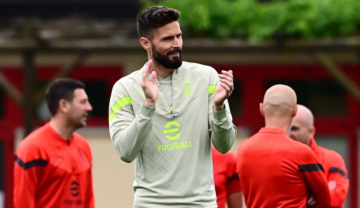 <p>Milan akan terlebih dahulu bertindak sebagai tuan rumah. Setelah itu, Inter akan ganti 'menjamu' mereka di stadion yang sama. (AFP/Marco Bertorello)</p>
