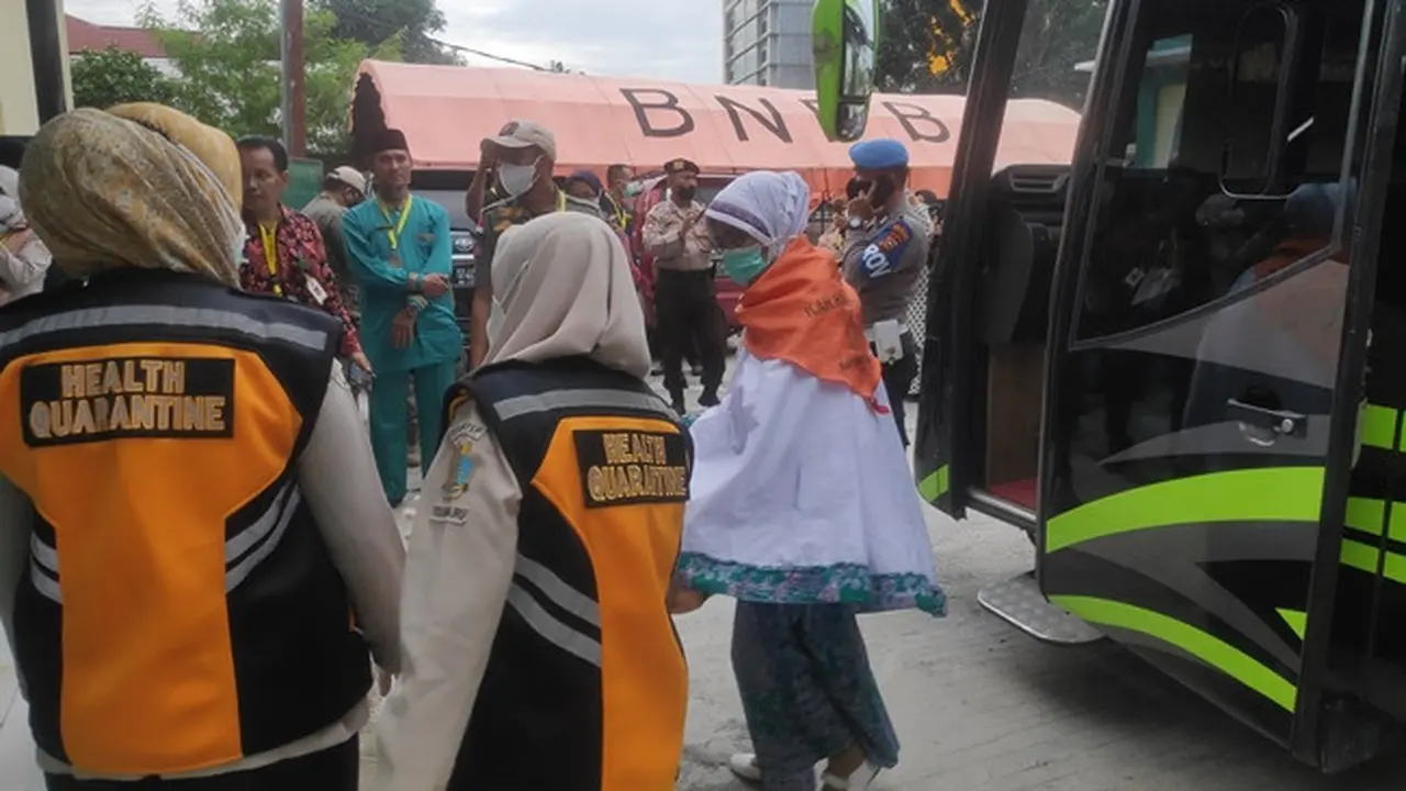 Kepulangan hemaah haji Riau di Asrama Haji Pekanbaru.