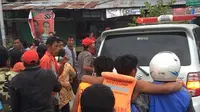 Proses evakuasi korban KM Sinar Bangun yang tenggelam di perairan Danau Toba. (dok. BNPB/Reza Efendi)