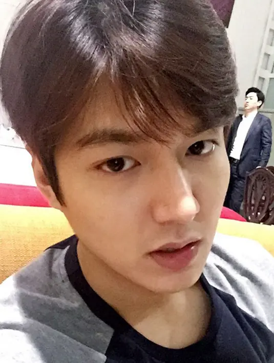 Seperti yang diberitakan sebelumnya, Min Ho pun kini masih harus menyelesaikan wajib militernya dan setelah itu baru akan kembali memunculkan dirinya di dunia hiburan. (Instagram/actorleeminhon)