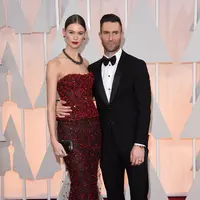 Adam Levine dan Behati Prinsloo. (AFP/JASON MERRITT/GETTY IMAGES NORTH AMERICA)