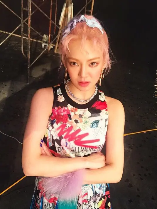 "Hyoyeon dikenal sebagai pribadi yang unik sejak debut dengan SNSD. Ada sesuatu yang berbeda darinya," ujar Dj Hwang Jung. (Foto: instagram.com/watasiwahyo)