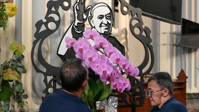 Paus Fransiskus Wafat, Umat Katolik di Dunia Berduka