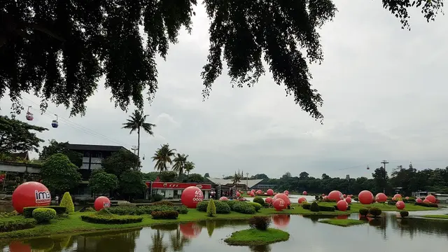 Bola merah Indosat