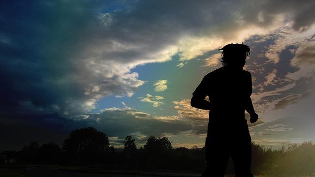 Ilustrasi Lari saat Hujan