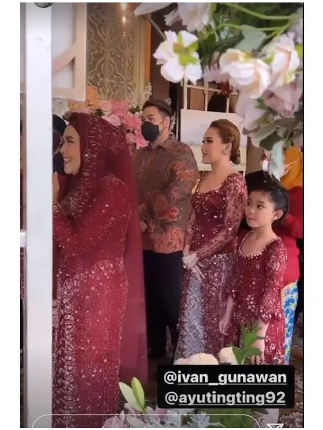 6 Potret Ivan Gunawan dan Ayu Ting Ting di Pernikahan Syifa, Didoakan Berjodoh