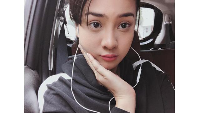 Gunakan Air Wudhu untuk Skincare, Ini 7 Potret Anya Geraldine Tanpa Makeup