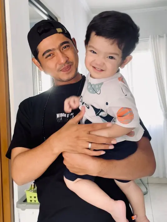 (Instagram/putriannesaloka)