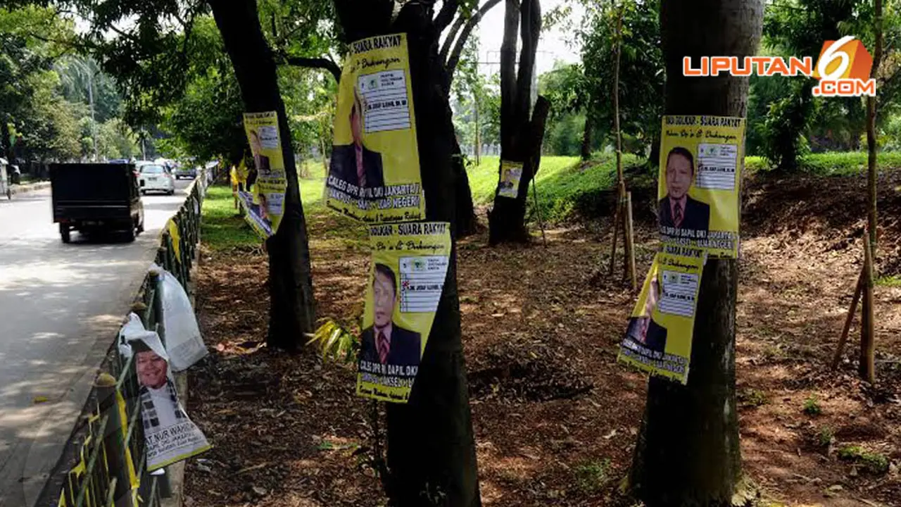 [FOTO] Jelang Masa Tenang, Alat Kampanye Masih Kotori Ruang Publik 