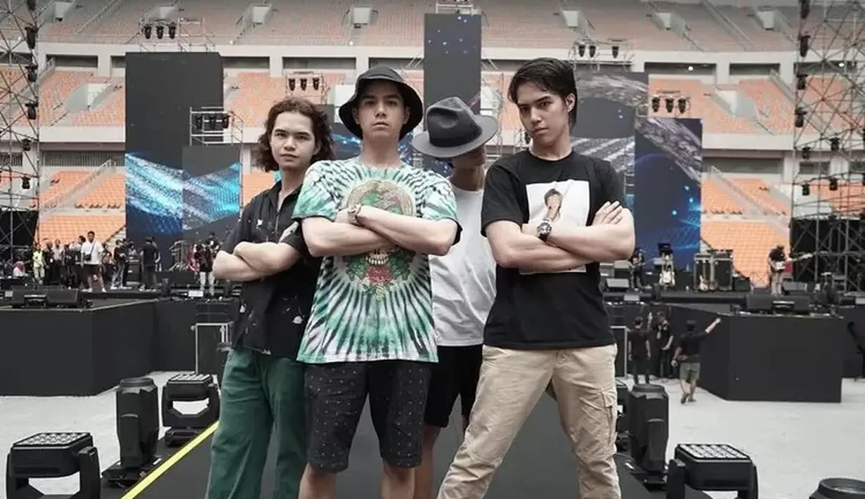 Setahun belakangan mereka kembali aktif dan merilis karya-karya baru. [Instagram @theluckylakiofficial]