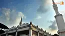 Bentuk arsitekturnya khas masjid tua di pulau Jawa sebelum abad ke-19, yaitu tidak mempunyai kubah setengah lingkaran dan menara dengan bulan-bintang di atasnya. Hanya ada atap lancip atau sebuah cungkup seperti bangunan Hindu Jawa.(Liputan6.com/Abdul Azi