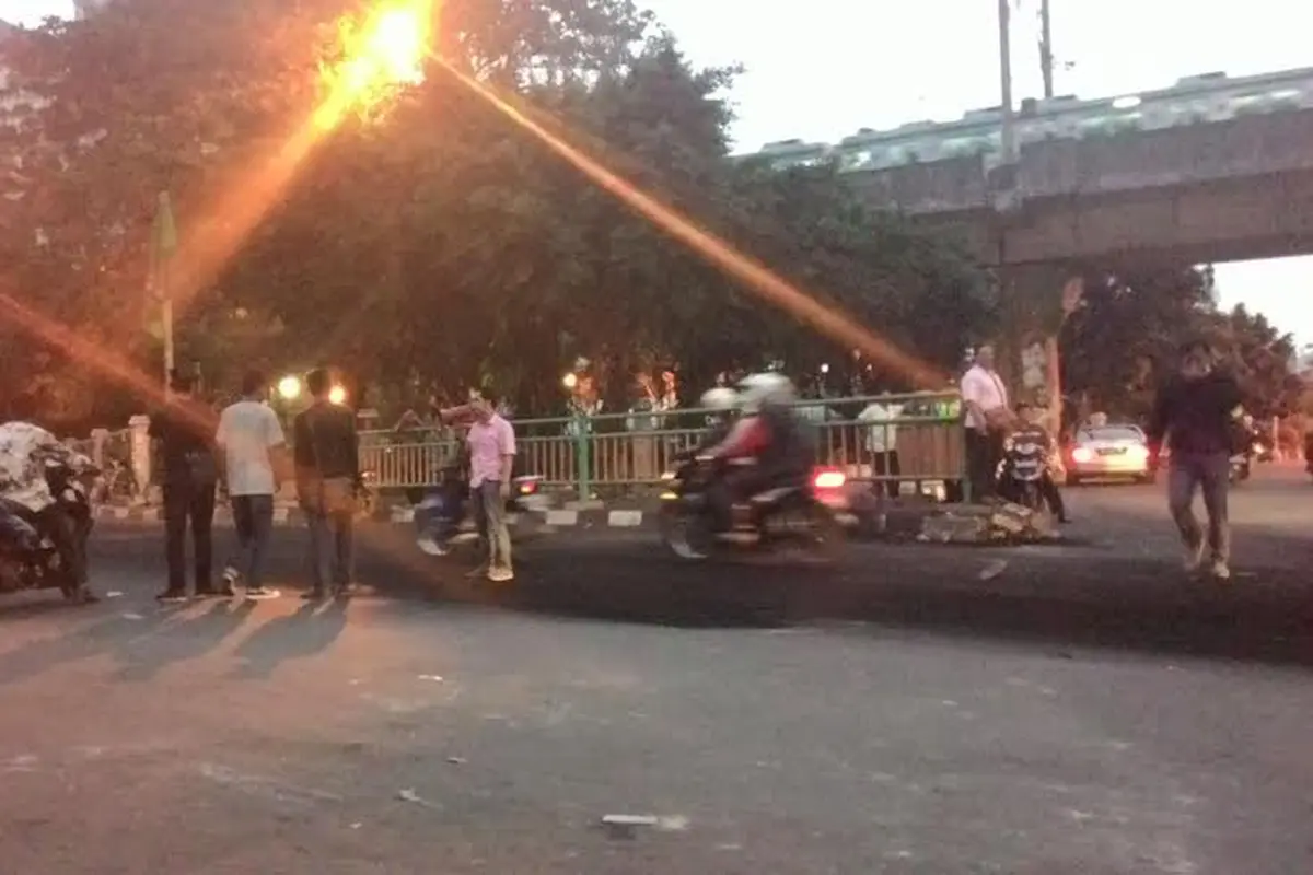 Diblokir Pengunjuk Rasa Kenaikan BBM, Lalu Lintas di Jalan Cikini