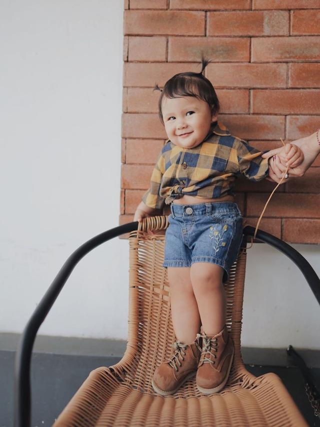6 Gaya  Kasual Sea Anak  Ryan  Delon  dan Sharena yang 