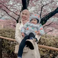 Ria Ricis saat Liburan ke Jepang Bareng Moana. [@riaricis1795]