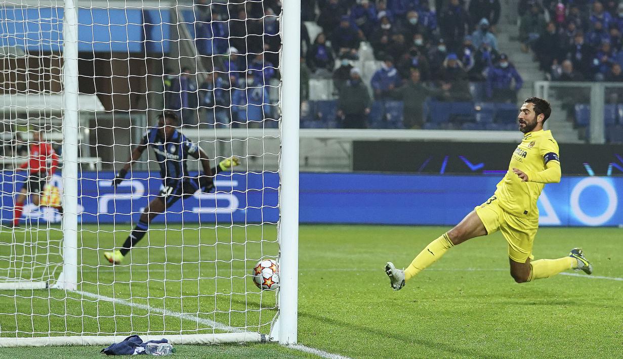 Sementara tuan rumah hanya mampu memperkecil kekalahan lewat gol yang dicetak oleh Ruslan Malinovskiy dan Duvan Zapata. (Spada/LaPresse via AP)