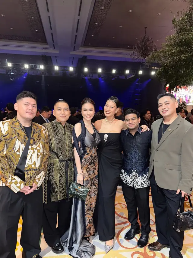 Potret Momo Geisha di Ngunduh Mantu Al Ghazali/Instagram @therealmomogeisha