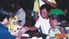 Citizen6, Kedungsuren: Selain itu warga juga mendapat bantuan sarana ibadah, bencana alam, dana pinjaman lunak bergulir pemberdayaan dan pendampingan ekonomi dan bantuan untuk pelestarian liingkungan bagi desa. (Pengirim: Aryo Widiyanto)