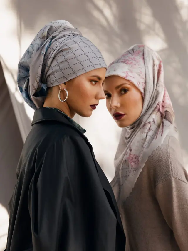 Scarf  La Reine Marguerite collection