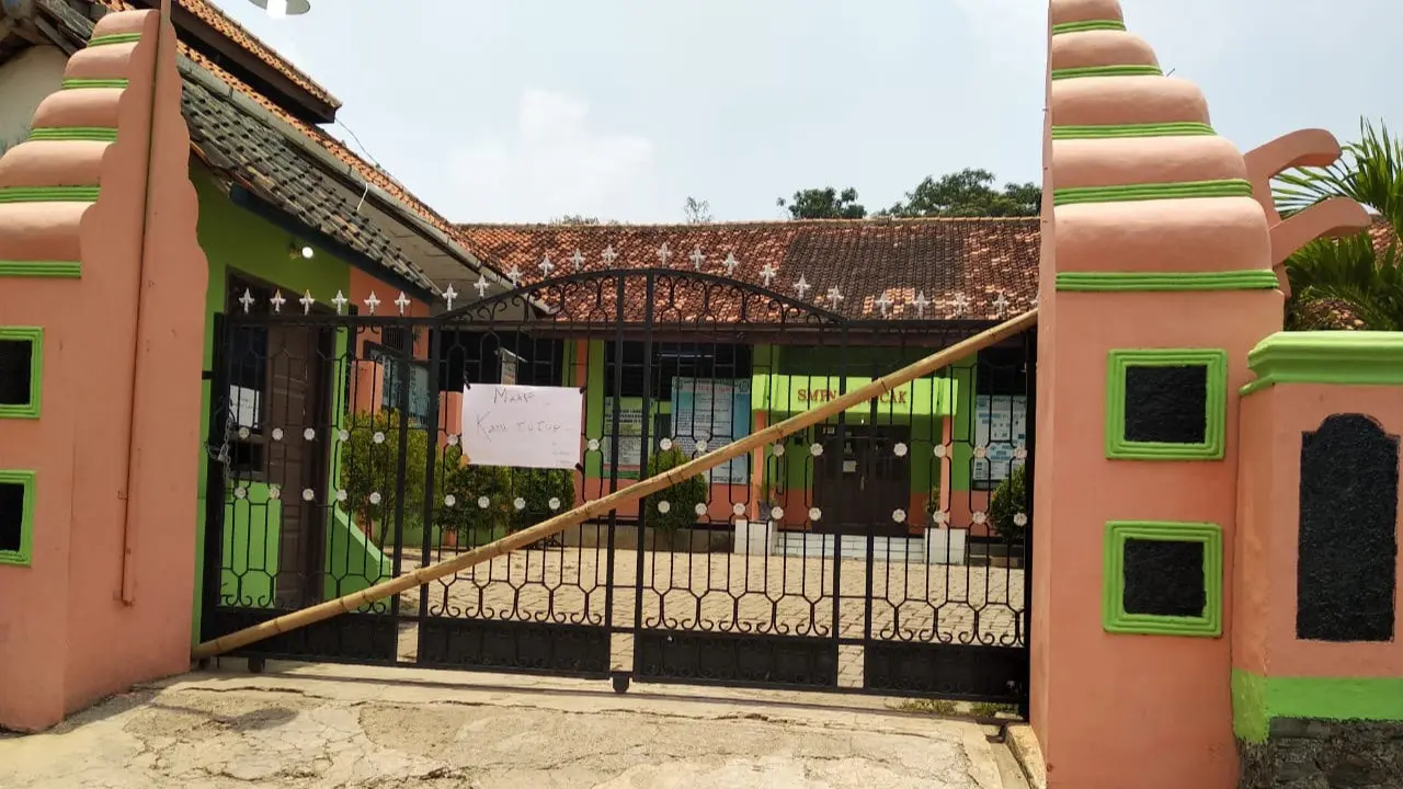 Gedung Sekolah Disegel