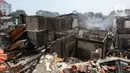 Kebakaran yang terjadi pada Rabu malam kemarin telah melahap ratusan rumah dari empat RT di kawasan tersebut. (Liputan6.com/Johan Tallo)