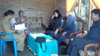BP3TKI Makassar menyerahkan santunan keluarga TKI asal Bantaeng yang meninggal dunia di Malaysia.