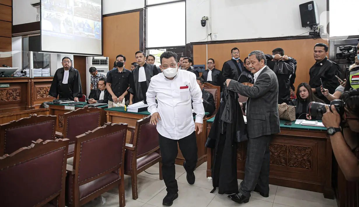 Terdakwa Kuat Ma'ruf usai menjalani sidang kasus dugaan pembunuhan berencana terhadap Brigadir Nofriansyah Yosua Hutabarat di Pengadilan Negeri Jakarta Selatan, Jakarta, Rabu (7/12/2022). Ferdy Sambo menjadi saksi untuk terdakwa Richard Eliezer, Ricky Rizal dan Kuat Ma'ruf di persidangan perkara pembunuhan berencana Brigadir J. (Liputan6.com/Faizal Fanani)
