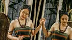Wanita asal Yogyakarta itu terlihat tampil mengenakan kain tradisional tenun Nusantara. Selain batik, Vania Valencia mengaku kain tenun menjadi salah satu fashion favoritnya. Keduanya sama-sama mengandung makna yang mendalam. (Liputan6.com/IG/@vaniavalencia8).