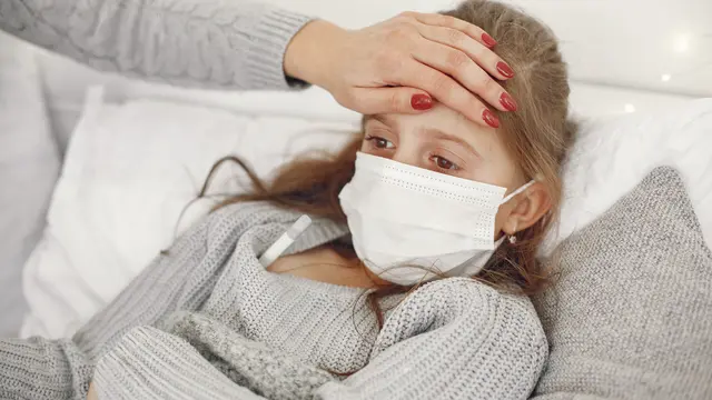 Cara Mengompres Demam pada Anak di Rumah